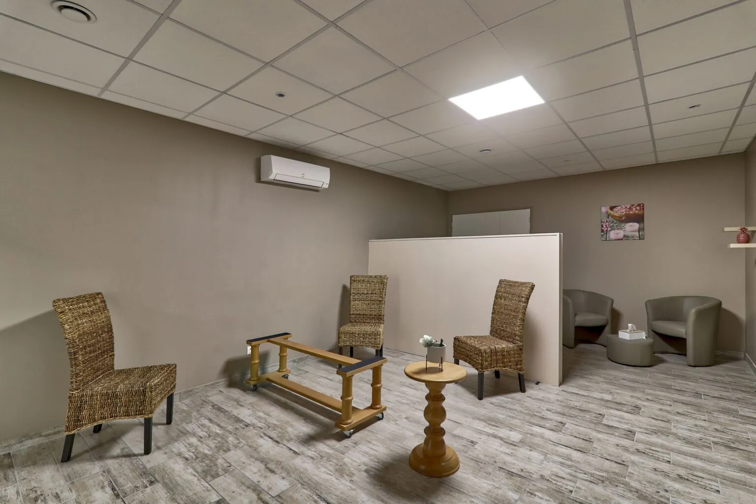 Salon de recueillement privé et climatisé dans la maison funéraire Auger